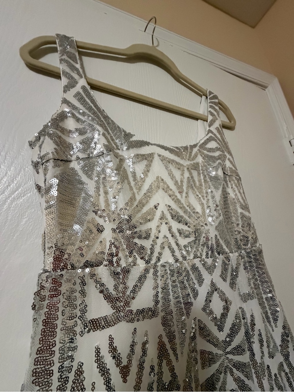 Lulu's  white and Silver  beautiful dress 👗